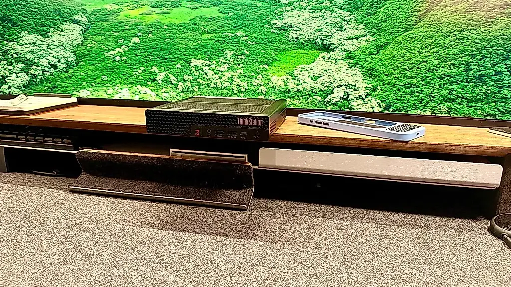 Análisis del Lenovo ThinkStation P3 Tiny Gen 2: una estación de trabajo mini para quienes necesitan rendimiento profesional en formato de bolsillo