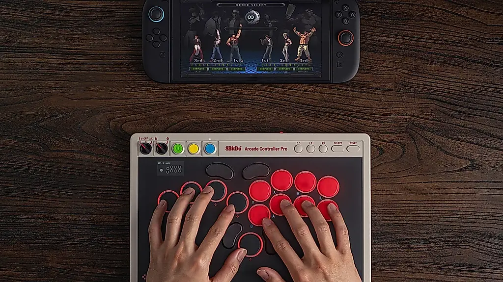 8BitDo выпускает Arcade Controller Pro для фанатов файтингов