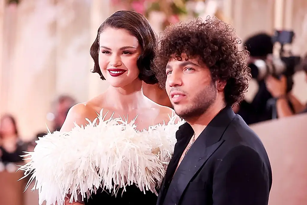 La madre de Benny Blanco ya empujó a su hijo hacia Selena Gomez en 2019