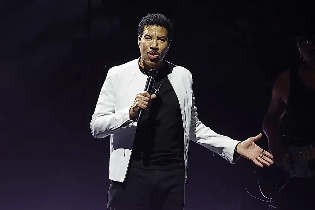 Lionel Richie interrumpe su gira tras sufrir un mareo