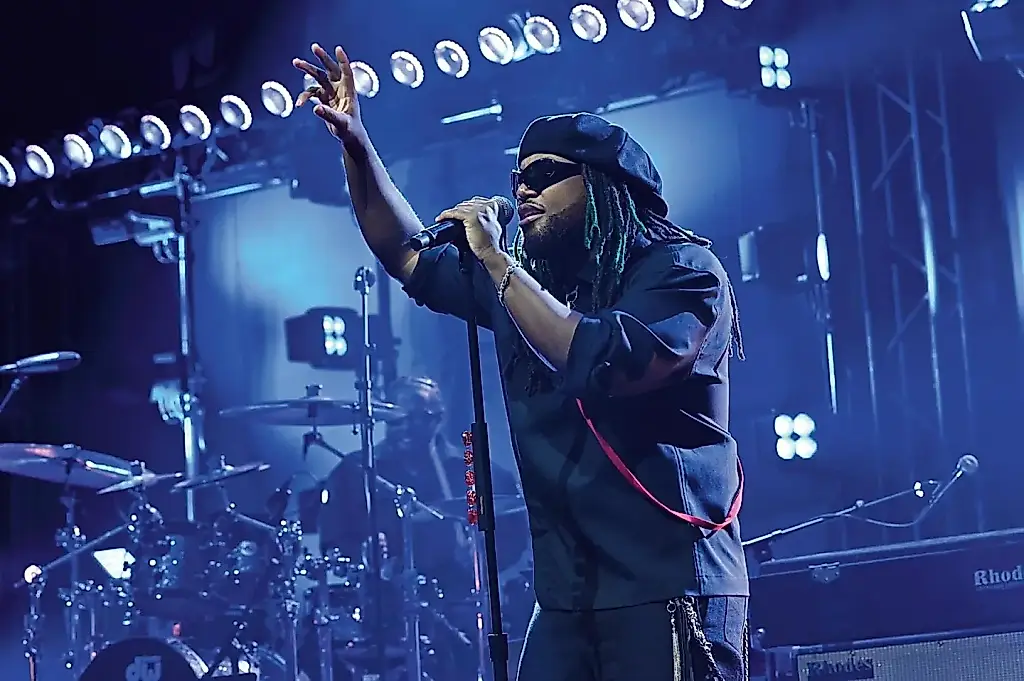 Leon Thomas se lleva el Vanguard Award: ¿qué significa y qué pintan aquí BET, Mutt y Ty Dolla $ign?