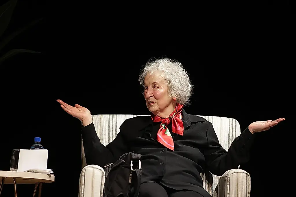 Margaret Atwood habla de estupideces e IA