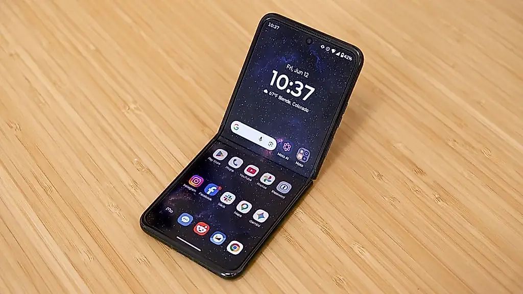 Un mes con el Motorola Razr Plus 2026: estilo, brillo y fecha de caducidad de una semana