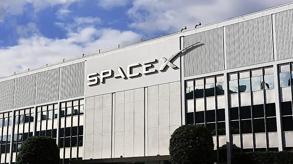 Elon Musk responde a los rumores sobre una «IA de bolsillo» de SpaceX