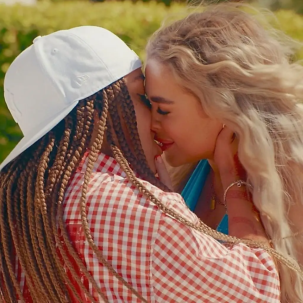 Cómo ver I Kissed a Girl, el esperado programa sáfico al estilo de Love Island