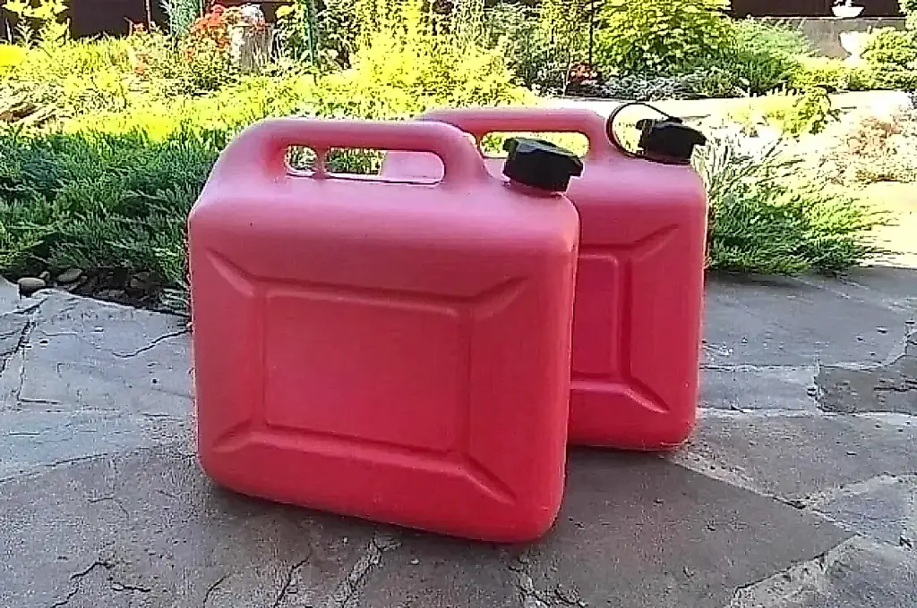¿Harás estallar el depósito? Cómo no destrozar el coche con gasolina almacenada en casa
