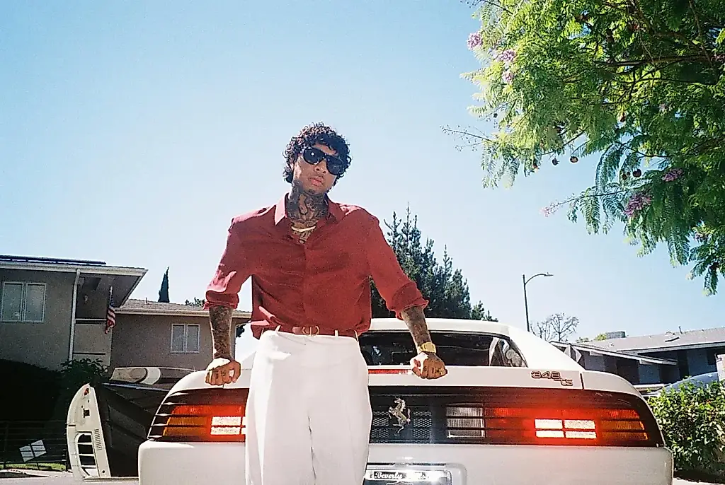 Tyga запускает $TARFACE: ностальгия по 80-м в новом амплуа