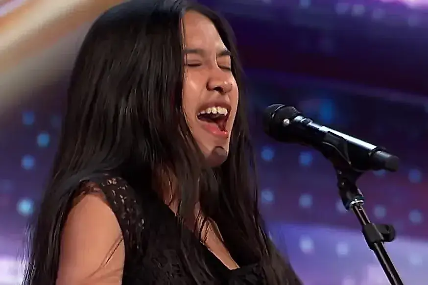 Подросток с гитарой зажигает на America's Got Talent