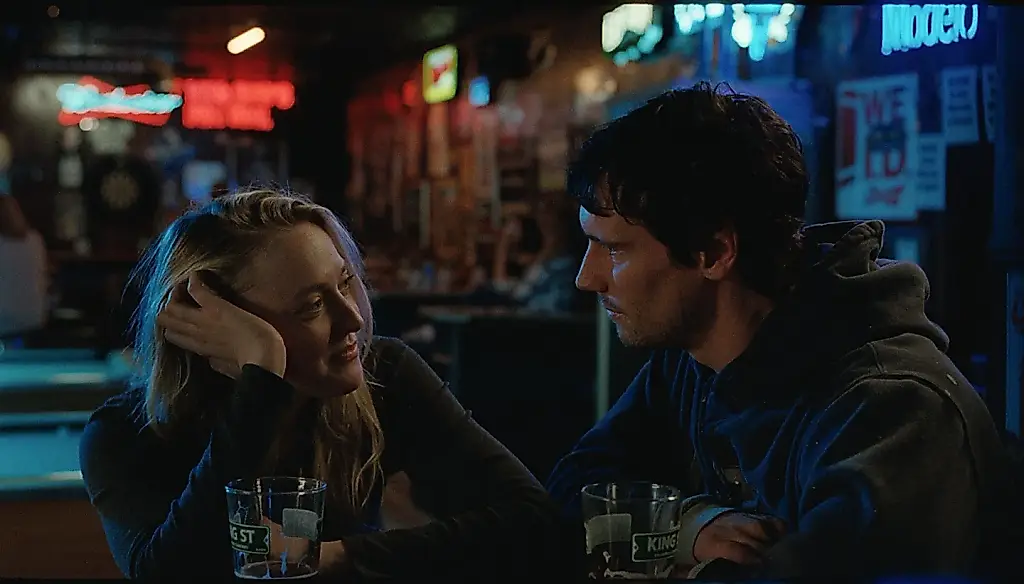 The Sun Never Sets: triángulo amoroso y regreso de Swanberg
