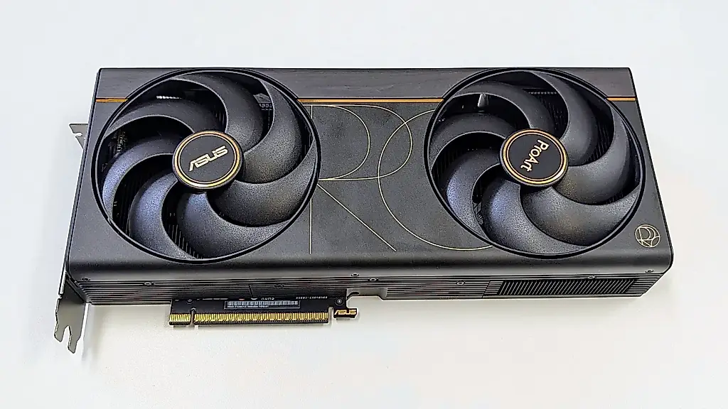 Análisis de la Asus ProArt GeForce RTX 5090: una GPU fina, pero potente, para unos pocos