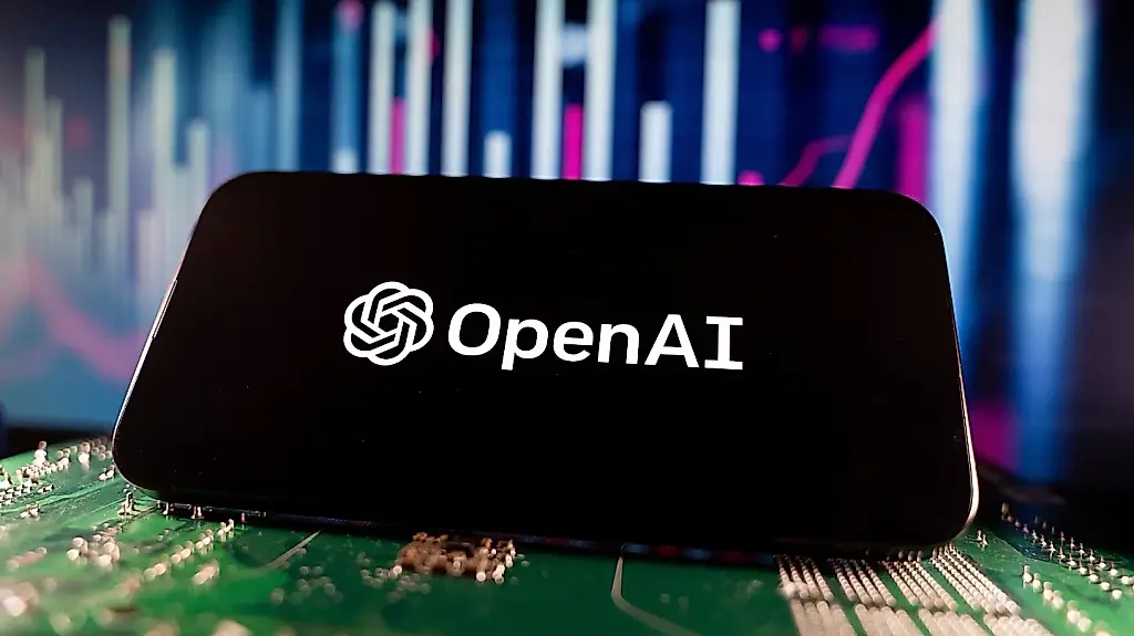 Apple llama a OpenAI «podrida hasta la médula». Demanda a la empresa por robar secretos