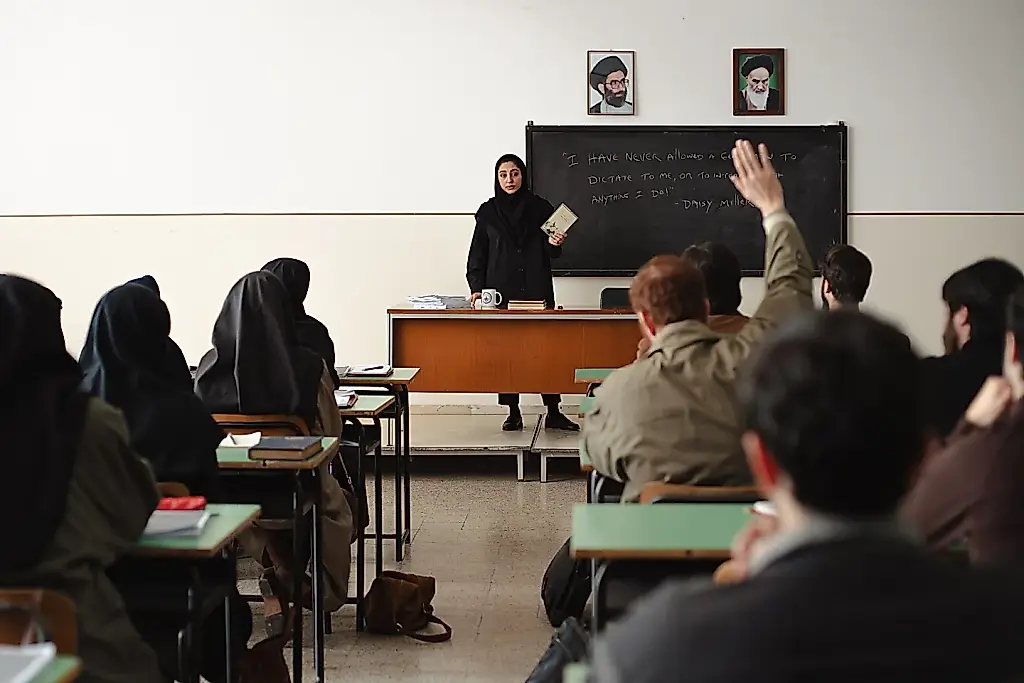 Leer Lolita en Teherán: una adaptación de memorias instructiva, pero no impactante