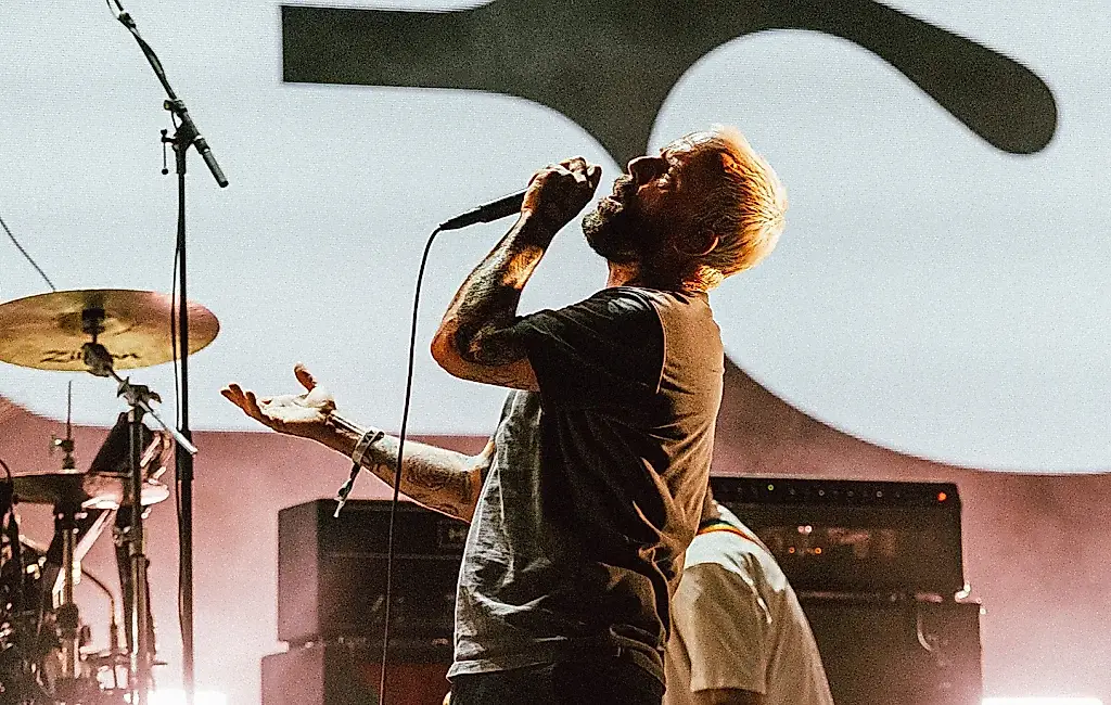 IDLES dan las gracias públicamente a Interpol en el festival de Bilbao