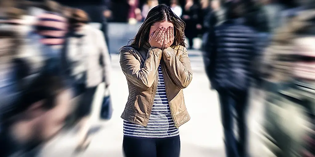 La gente viene directamente hacia mí: un estudio sobre la percepción de las personas con ansiedad