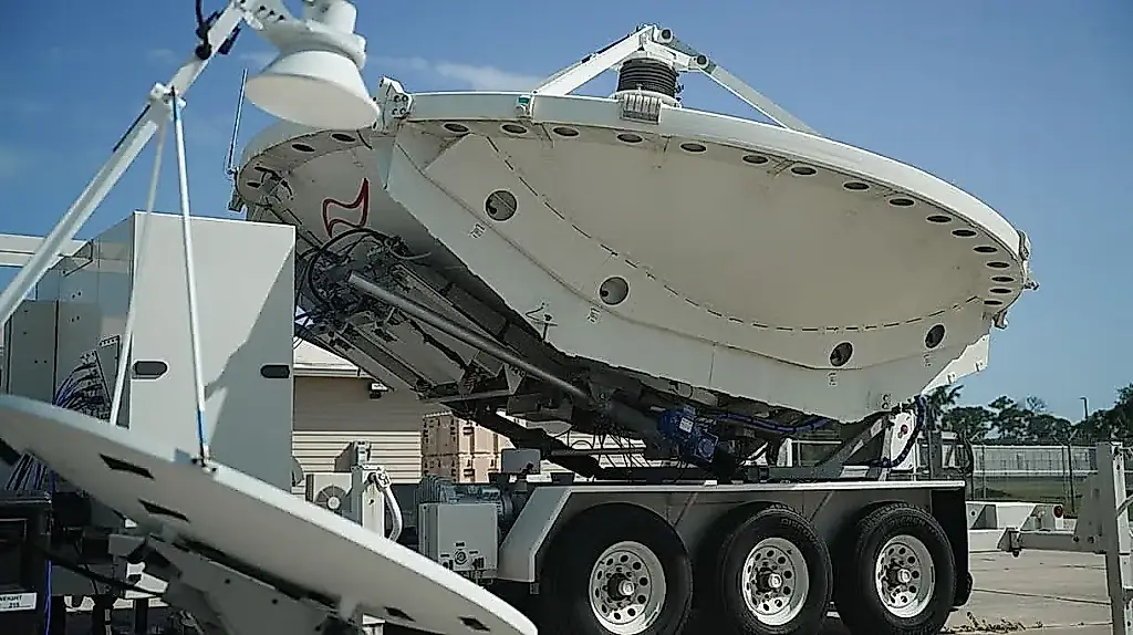 La Fuerza Espacial presenta el arma electromagnética «Meadowlands»