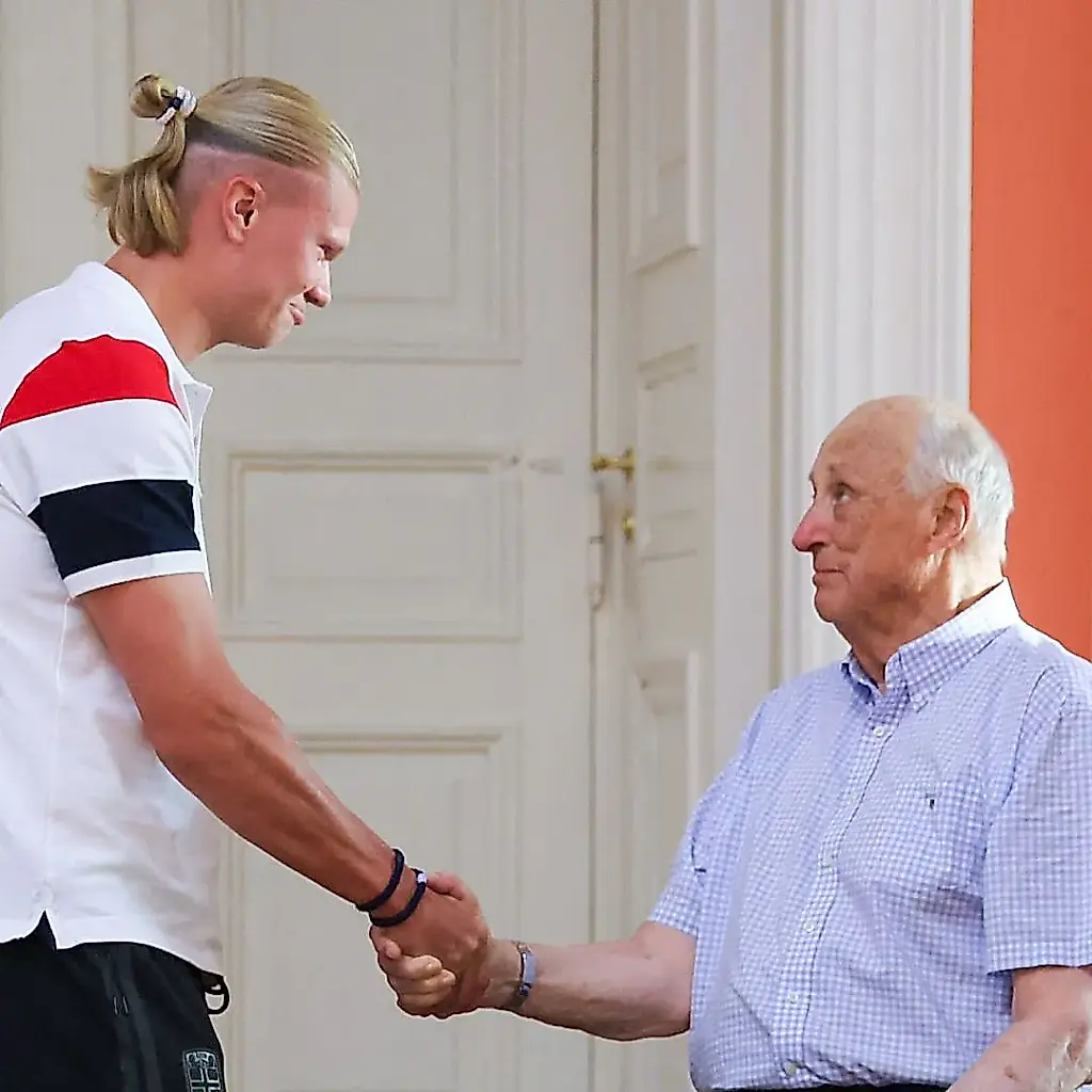 Erling Haaland y la pandilla real: un cruce inesperado en el Mundial