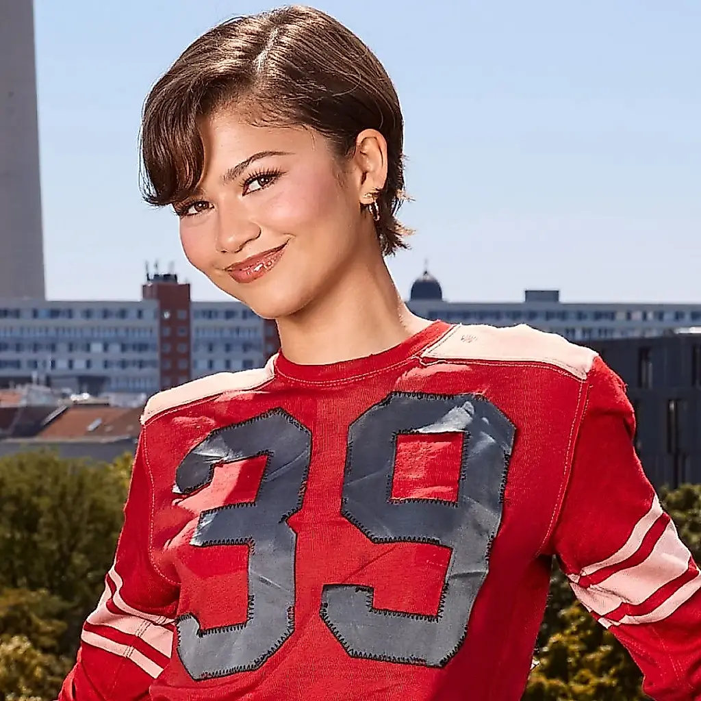 Zendaya сделала трендовые брюки подходящими для концерта Арианы Гранде