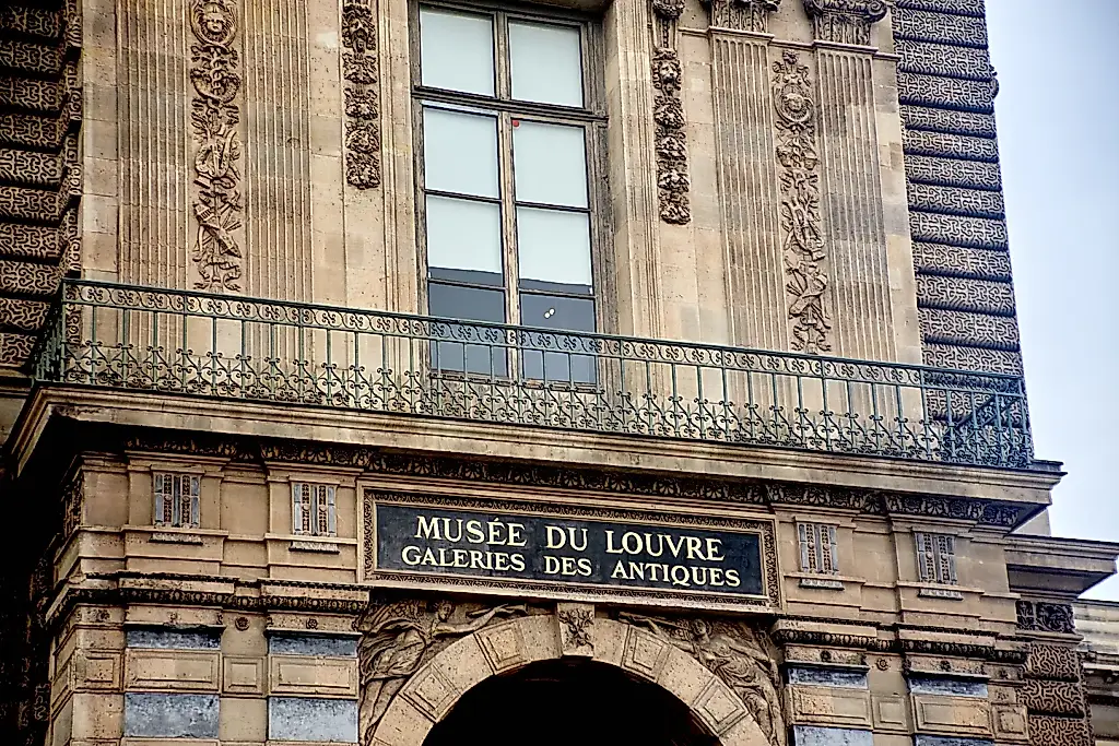 Los sospechosos del robo del Louvre acusan a un «maestro titiritero»
