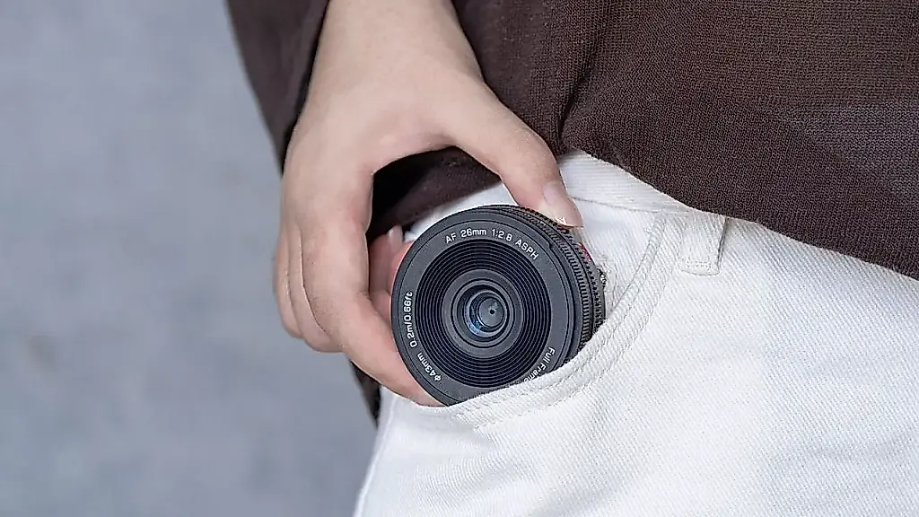 Viltrox представляет ультракомпактный объектив-панкейк f/2.8 для Sony и Nikon – есть крутая фишка
