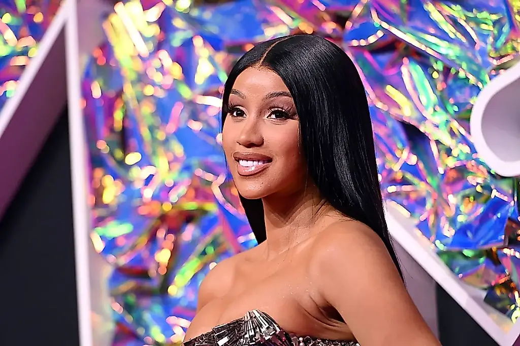 Cardi B llama a su hija su mejor amiga y le organiza una fiesta por todo lo alto