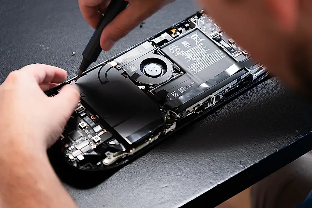 Valve разрешит iFixit снова продавать батареи для Steam Deck