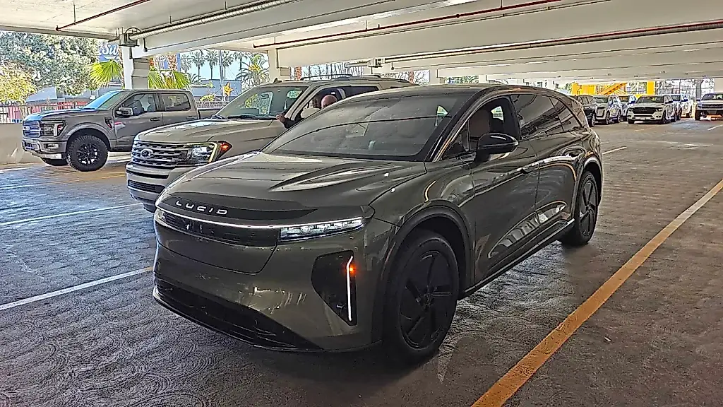 Prueba del Lucid Gravity Grand Touring: de Arizona a Los Ángeles
