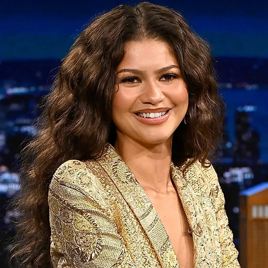 Zendaya cierra la era de «La Odisea» con dos looks dorados de diosa