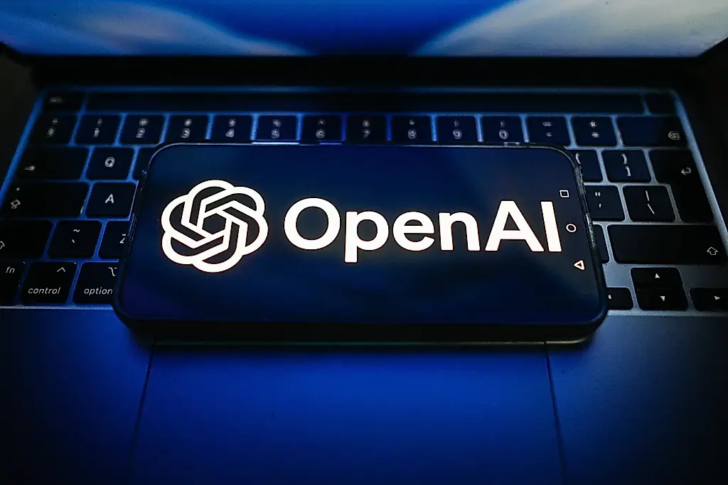 ¿Por qué vende OpenAI un balón de baloncesto de ChatGPT por 70 dólares?