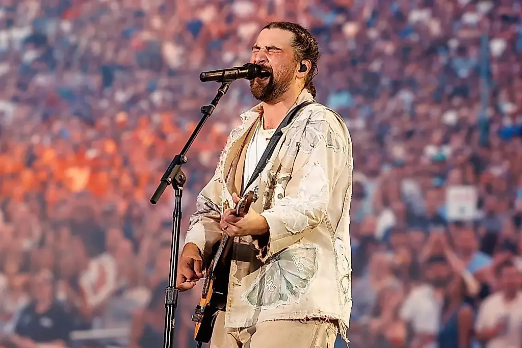 Noah Kahan pide perdón a sus fans tras cancelar un concierto en Nueva York