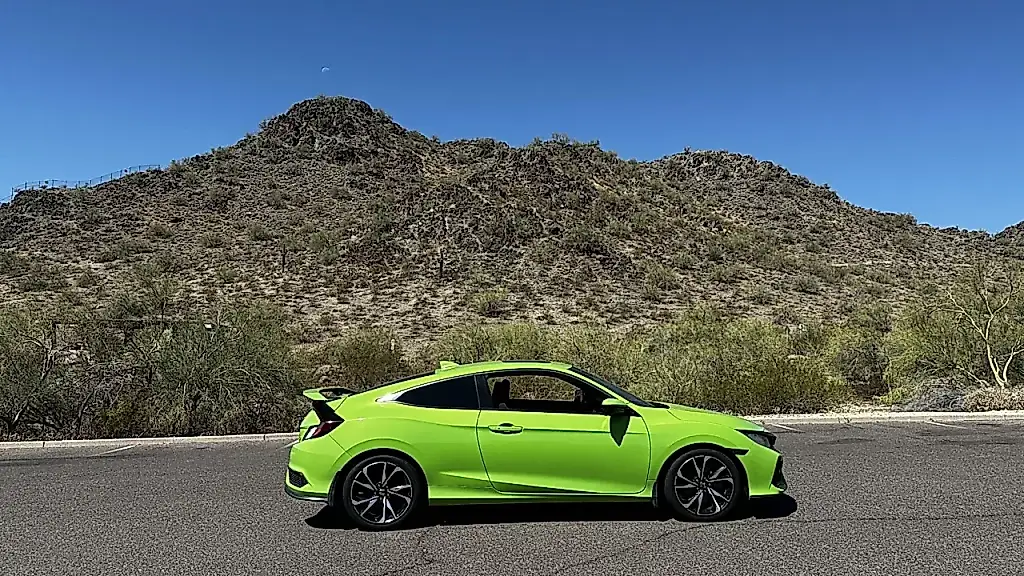 Honda Civic Energy Green: el descaro del color frente a la masa gris