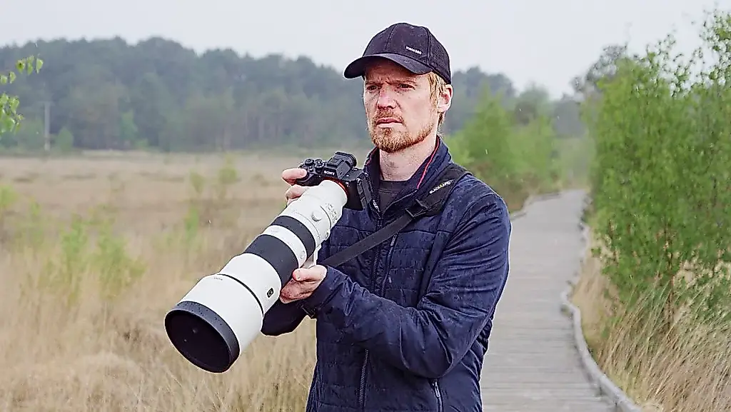 Cazar fotos con el nuevo zoom de Sony: probarlo con pájaros y no poder parar