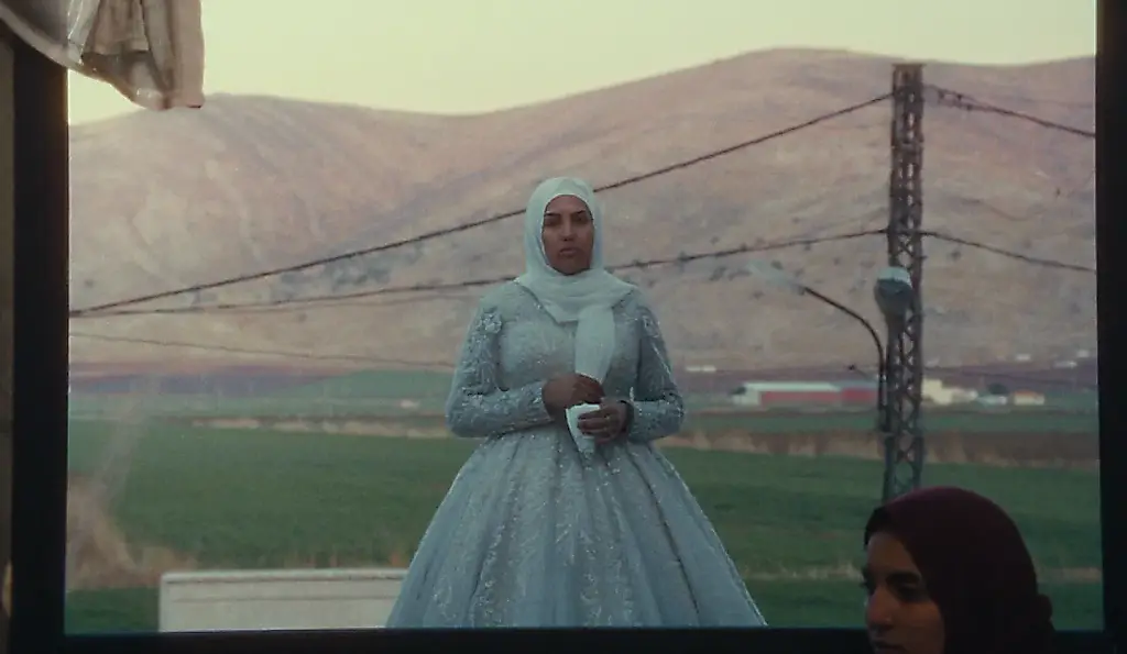 El único director palestino de Cannes debuta sin guion y con una auténtica familia beduina