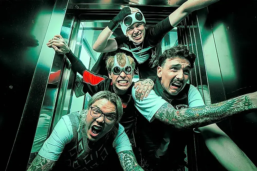 El sello EMPIRE, especializado en hip-hop y R&B, ficha a la banda australiana Headwreck e inaugura su era nu metal.