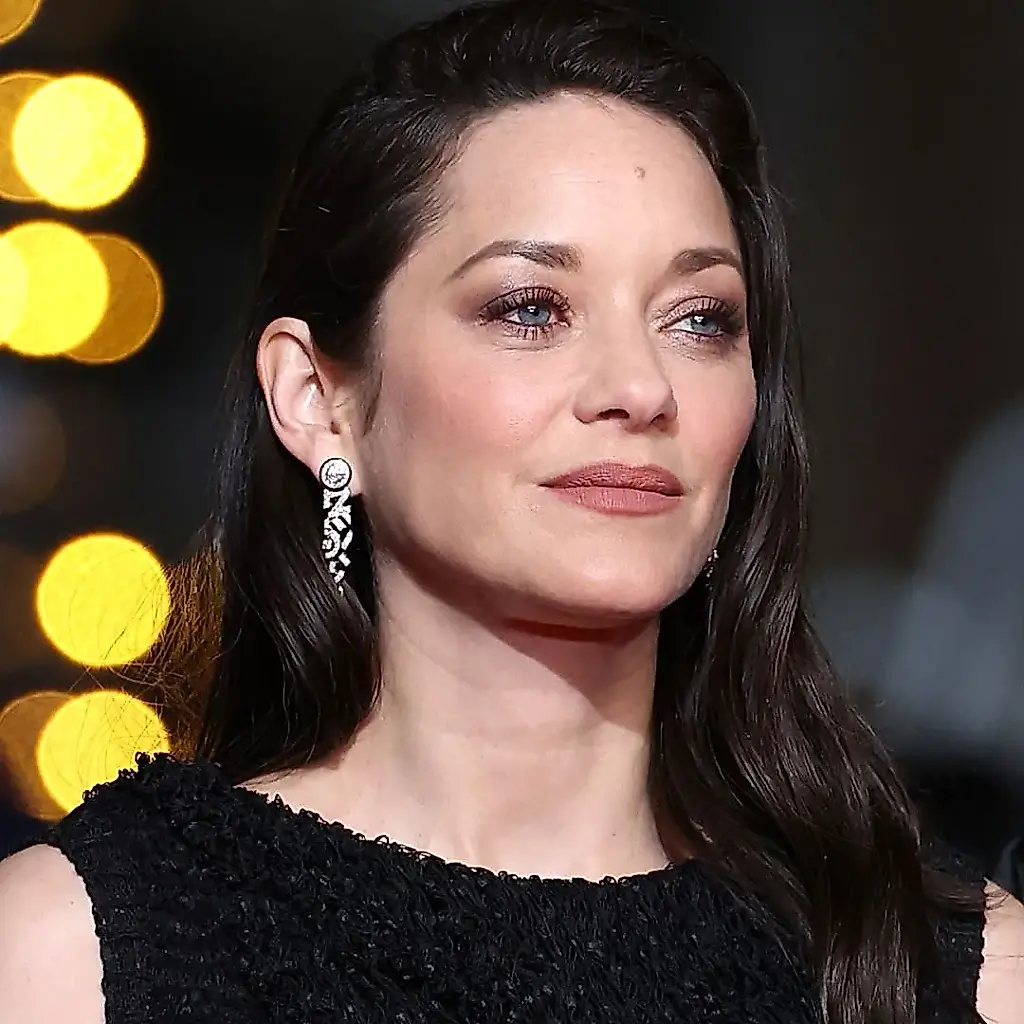Marion Cotillard se decanta por la provocación: un vestido transparente de Chanel contra todas las normas de Cannes