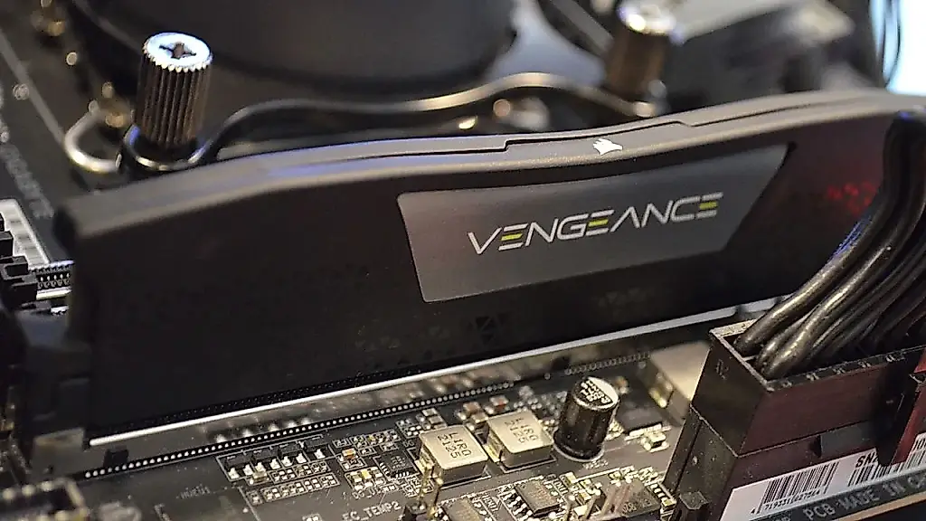 Corsair empieza a usar chips chinos de memoria DDR5