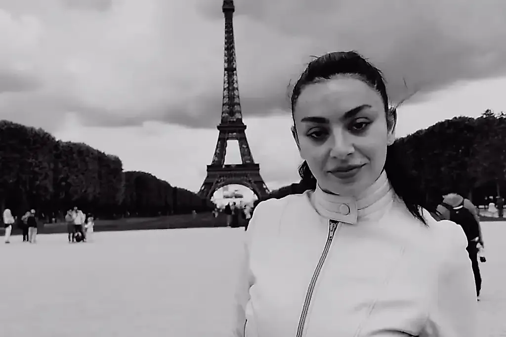 Charli XCX выпускает неожиданный трек