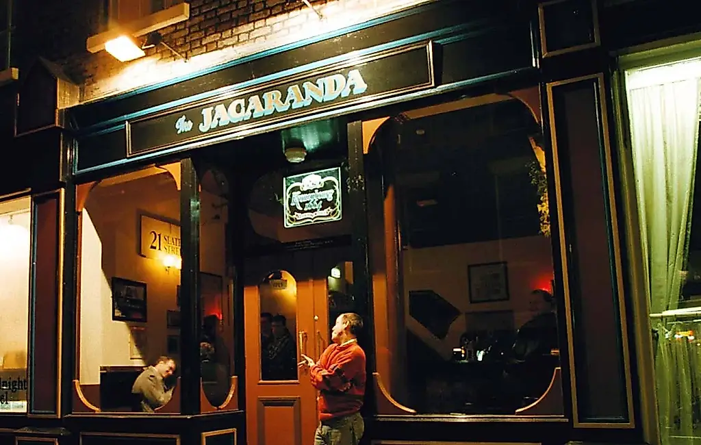 Liverpool cambia el rótulo por McCartney: The Jacaranda se convierte en The Maccaranda