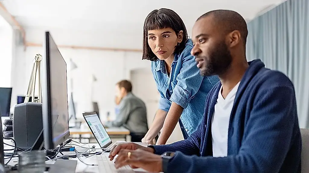La limpieza digital se ha convertido en la primera barrera contra los estafadores
