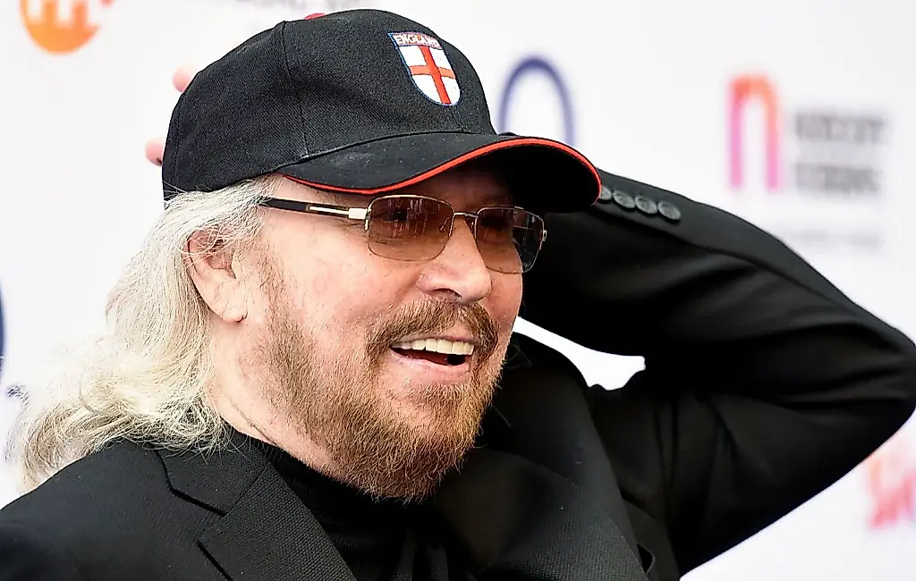 Berry Gibb жив, а соцсети опять лгут