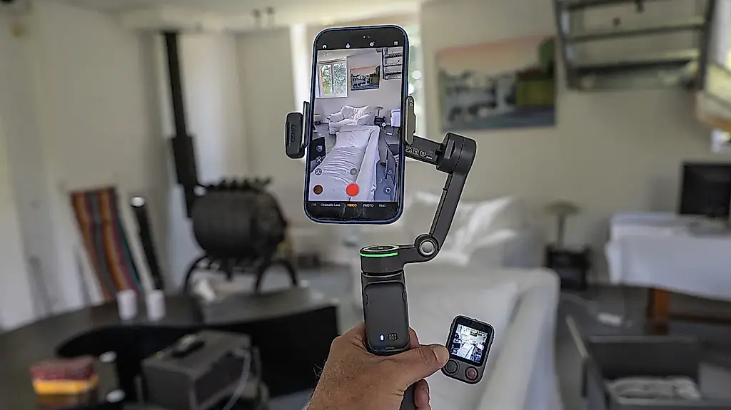 DJI выпустила новый Osmo Mobile 8P: стабилизатор с отсоединяемым экраном-пультом