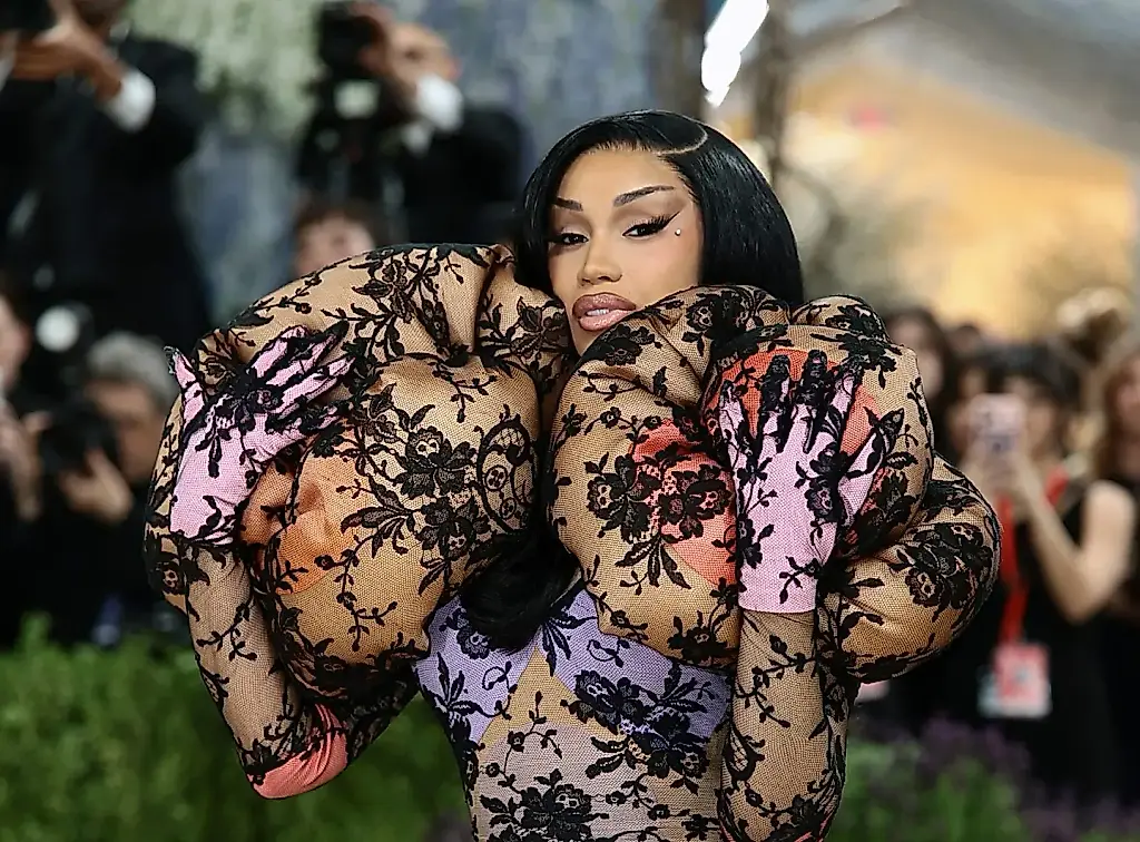 Cardi B pide disculpas públicamente a Latto tras una pelea por la filtración de una llamada