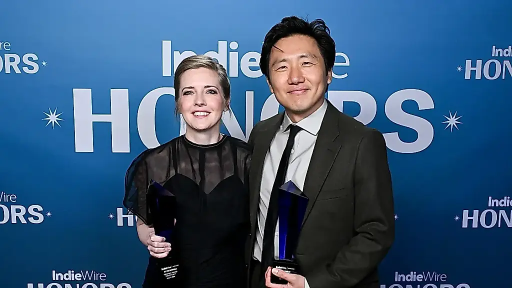 Katie Dippold e Hiro Murai recogen un premio por «Widow’s Bay»: cómo el fracaso ayuda a crear auténticas obras maestras