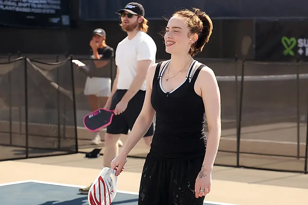 Famosos juegan al pickleball para luchar contra el hambre y el cambio climático