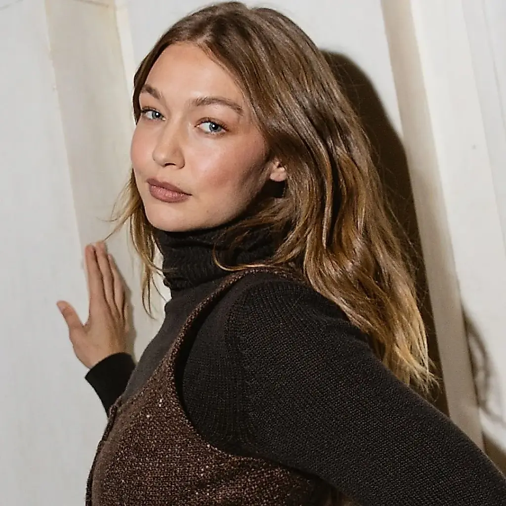 Gigi Hadid sigue el ejemplo de su hermana Bella: los vaqueros y las botas cowboy vuelven a estar de moda