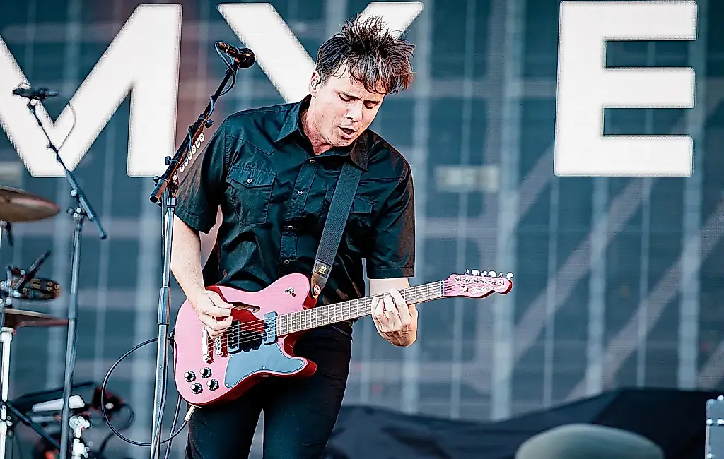 Jimmy Eat World отмечают 25 лет альбома 'Bleed American' громким туром