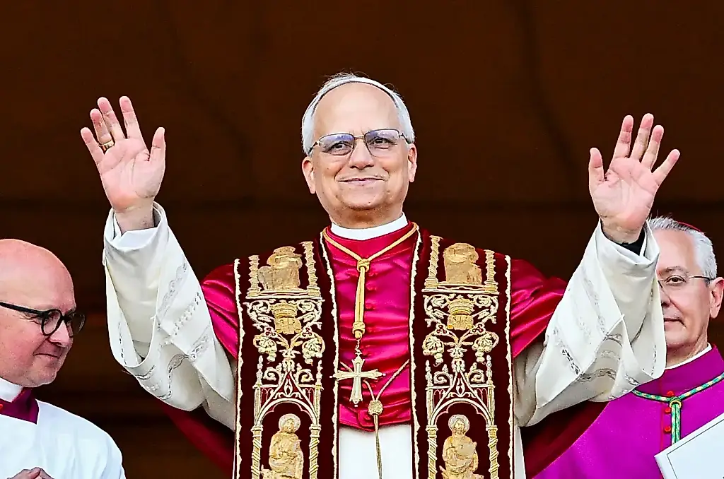 El papa bromea sobre Bad Bunny en España