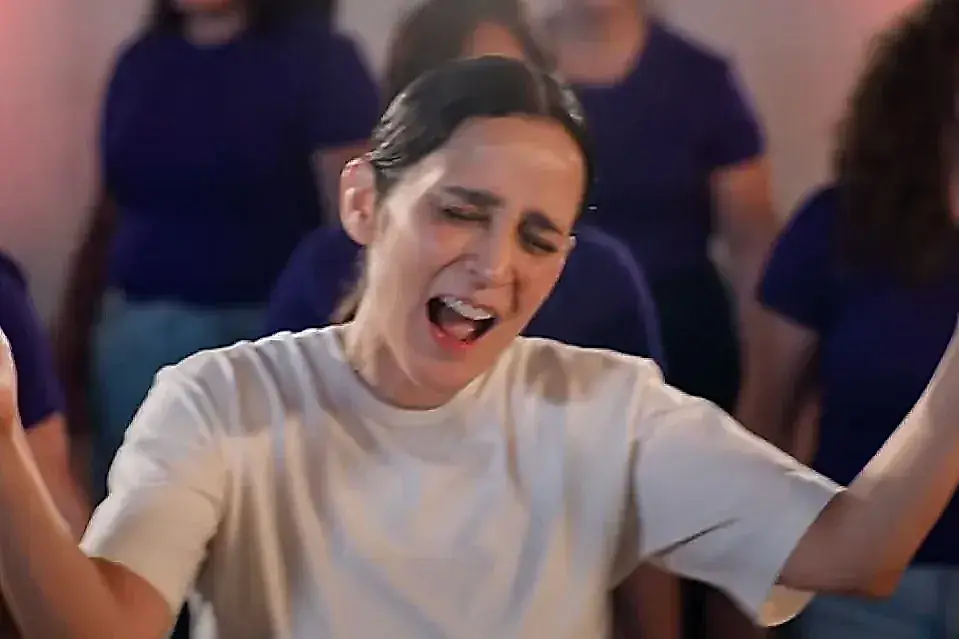 estalla la polémica por la canción futbolística «La Niña Futbolista» y la presidenta de México sale al paso