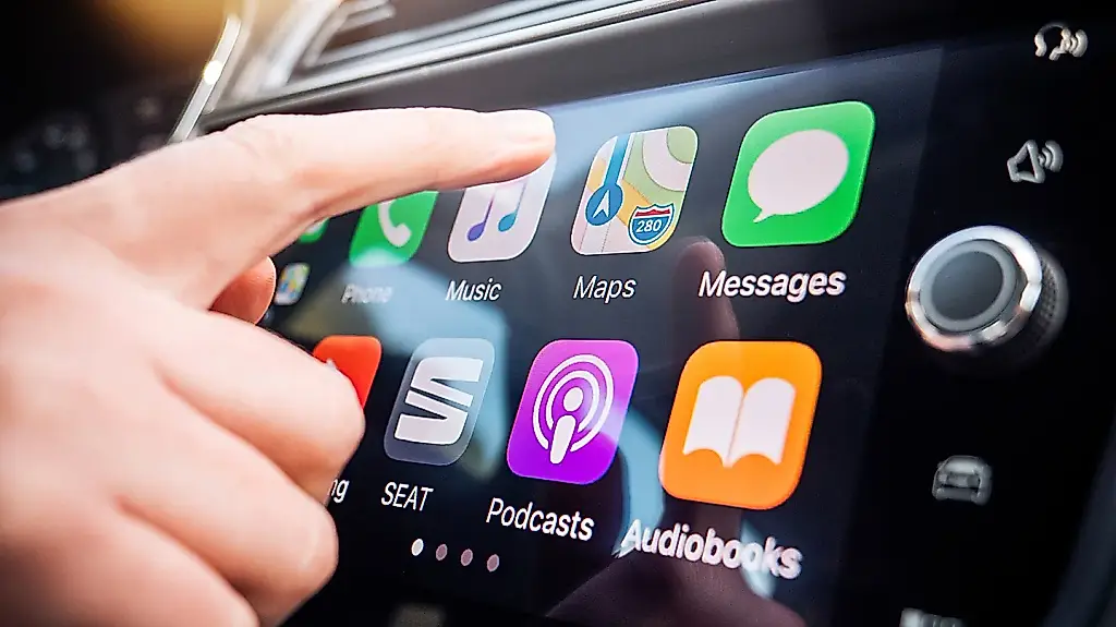 Siri больше не перебивает в CarPlay