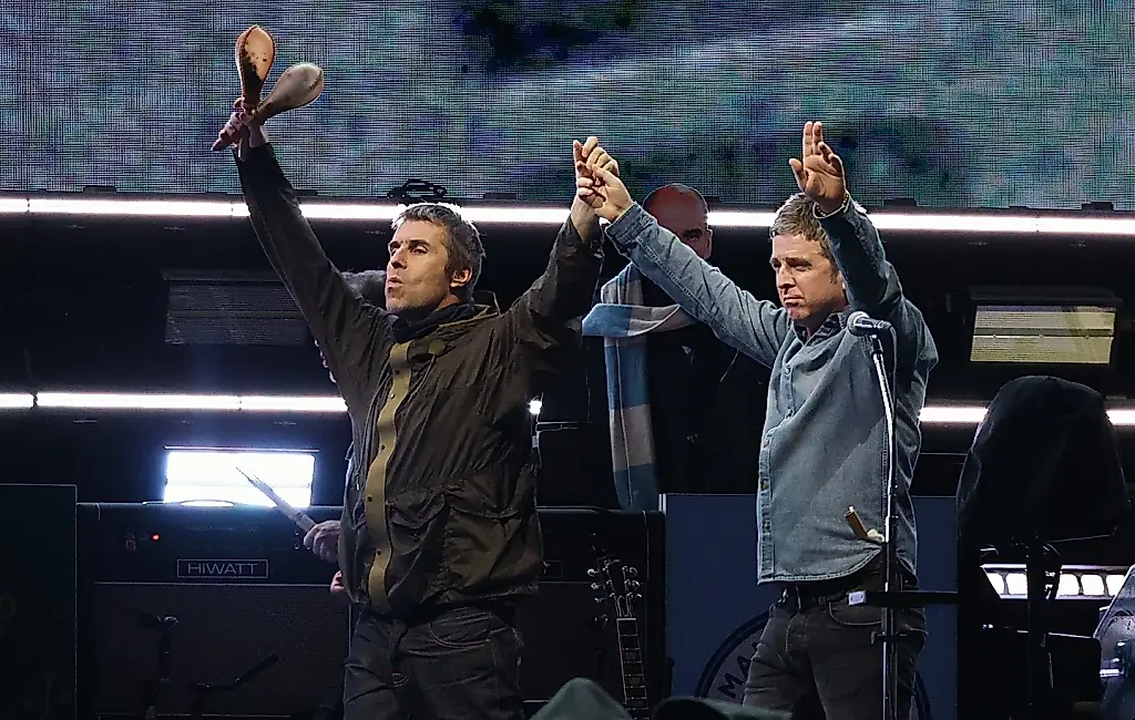 Oasis под камерами