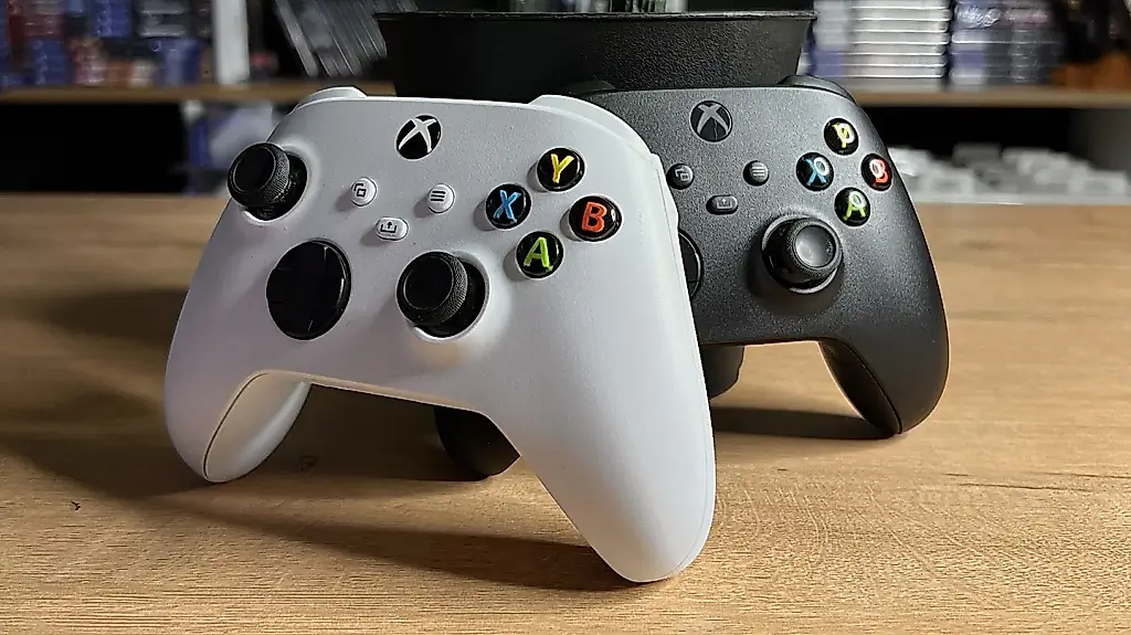 Xbox: 25 años de evolución de los mandos